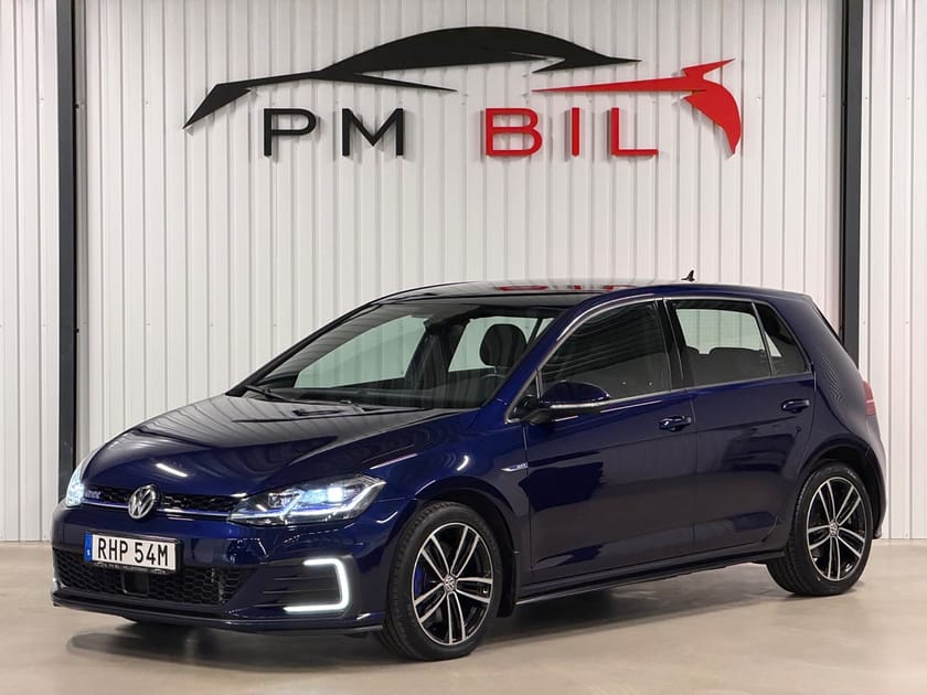 Bild 1 av Volkswagen Golf GTE Cockpit Adaptiv-Farthållare S&V-Hjul Atlantic-Blue