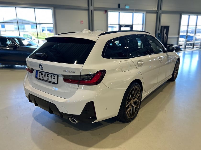 Bild 3 av BMW 330e xDrive Touring Steptronic M Sport/Dragkrok /HUD/360kam