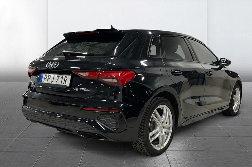 Bild 4 av Audi A3 Sportback 45 TFSI e S Line Komfort Black App+ Connect 245hk