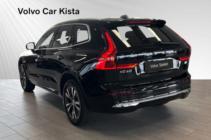 Bild 4 av Volvo XC60 Recharge T6 Core Edition Panorama B-Kamera