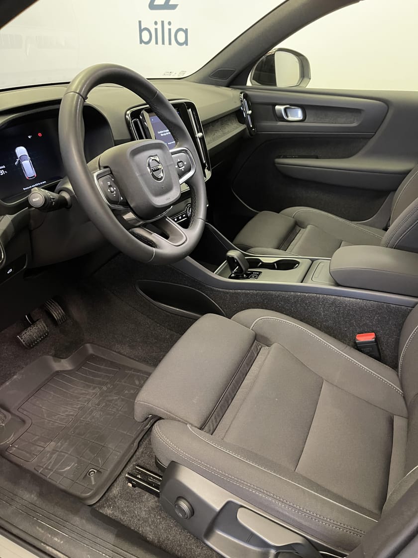 Bild 4 av Volvo EX40 Single Motor Extended Range R Core SE