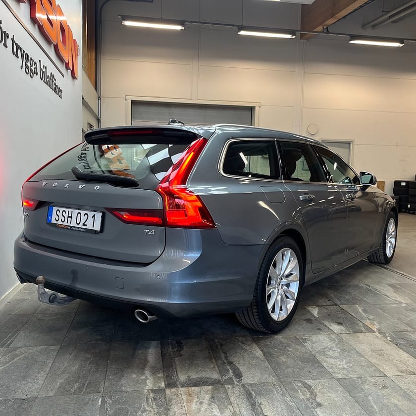 Bild 4 av Volvo V90 T4 Momentum Carplay Värmare Rattvärme Drag