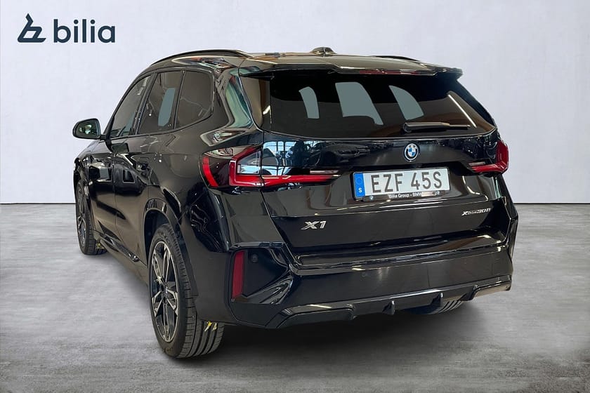 Bild 2 av BMW X1 xDrive30e M Sport Innovation H/K Drag DAP HuD 360Kamera