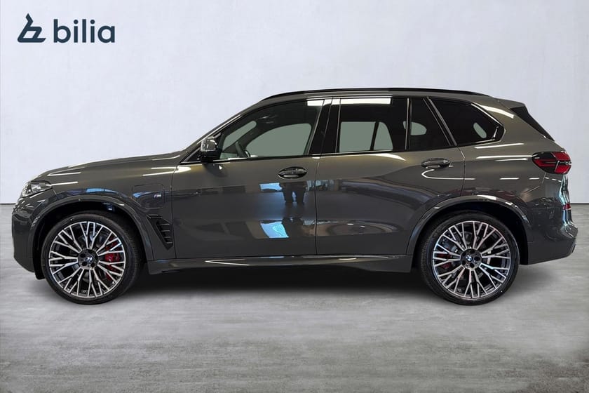 Bild 3 av BMW X5 xDrive50e xDrive 50e M-sport Pro | DEMO | Panorama | H&K | Drag
