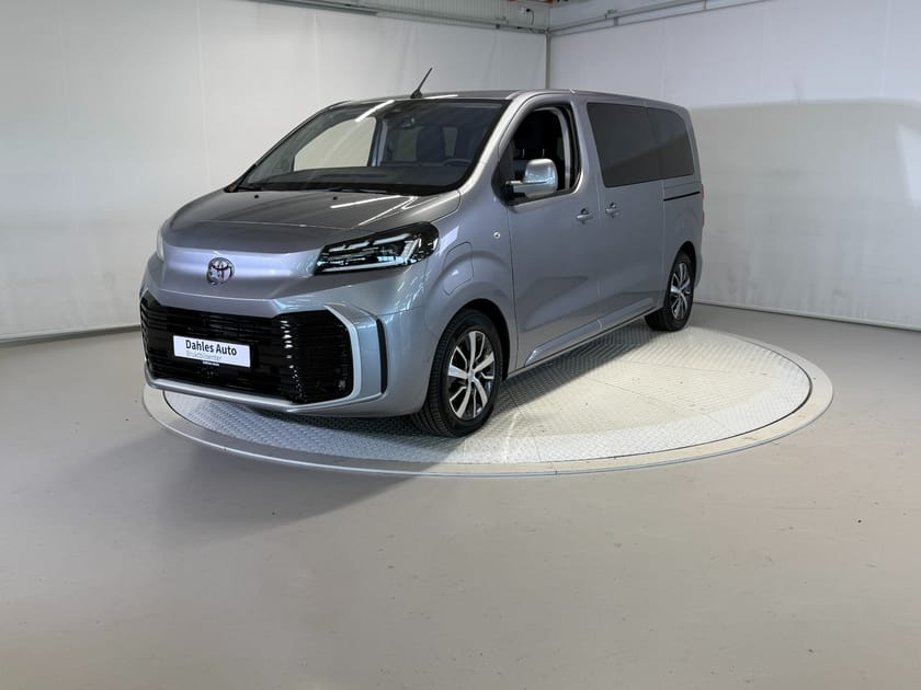 Bilde 1 av Toyota Proace Verso Electric Long 75 8-Seter ACC/Oppv.ratt/Navi/Kam/Dab+