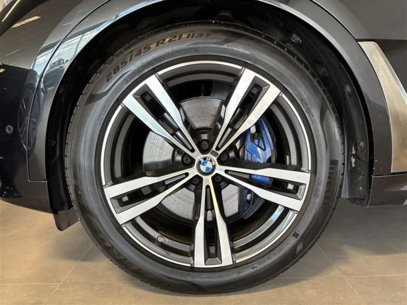 Bild 2 av BMW X7 M50i xDrive M-Sport Drag Laser H K