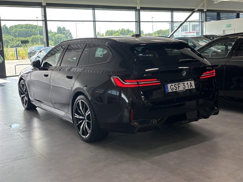 Bild 4 av BMW 530e xDrive Touring M Sport Business Ed Drag DA Pro H K
