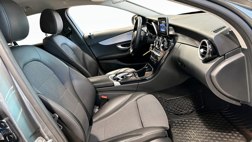 Bild 3 av Mercedes-Benz C 220 T d 4MATIC 4M / Fullservad / Dragkrok /