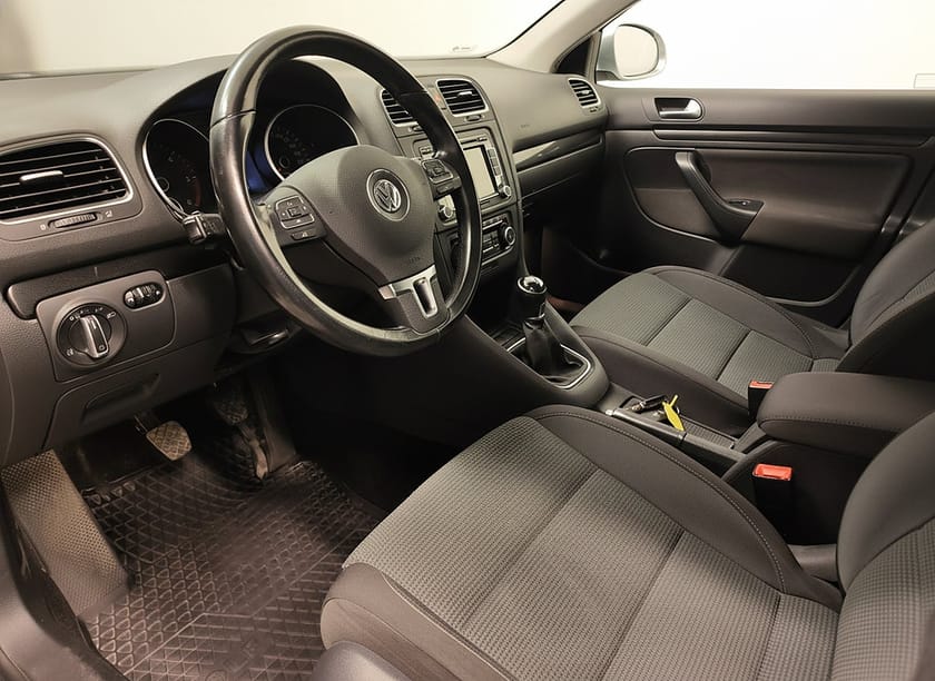 Bild 3 av Volkswagen Golf Variant 1.6 TDI 4Motion - Ny Kamrem - Dragkrok -