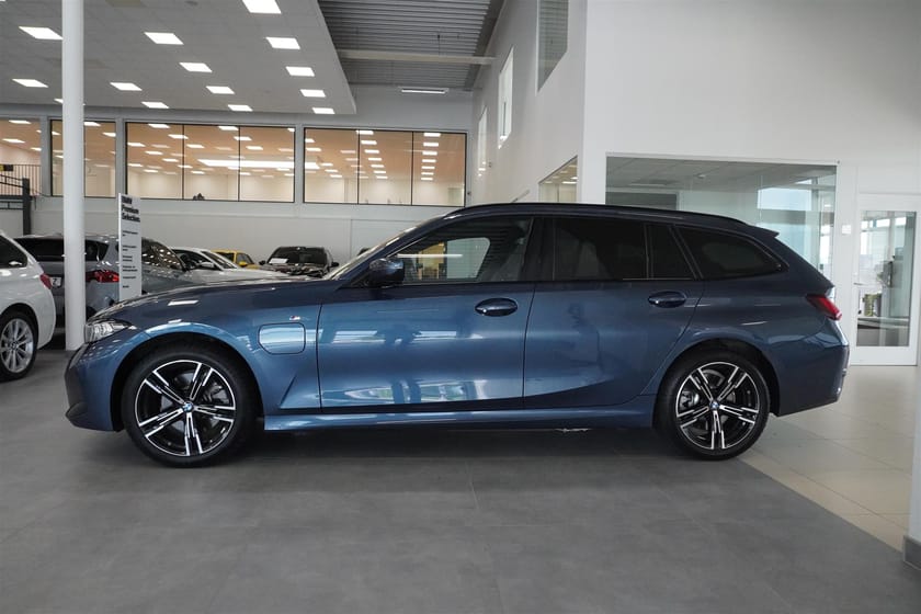 Bild 3 av BMW 330e xDrive Touring 