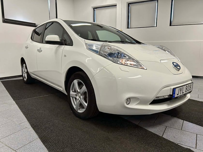Bild 3 av Nissan Leaf Tekna 30 kWh 109 hk 3470 mil 360 kamera Navi