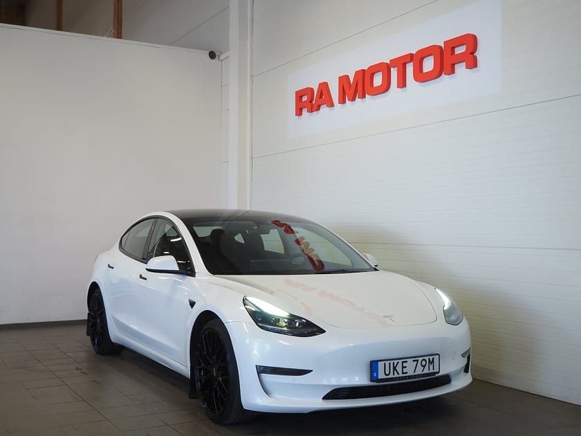 Bild 1 av Tesla Model 3 Performance 510hk AWD | Panorama | Navi