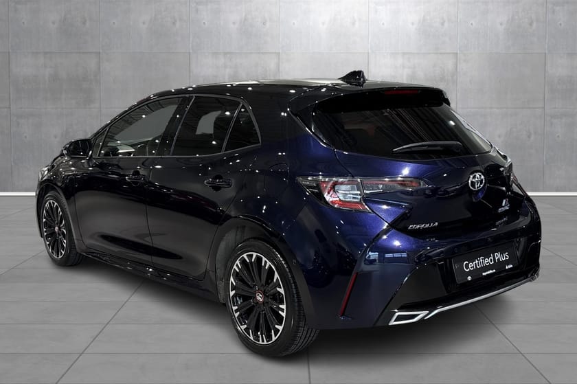Bilde 3 av Toyota Corolla Hybrid 1,8 GR-Sport, bi-tone, delskinn, kamera, navi