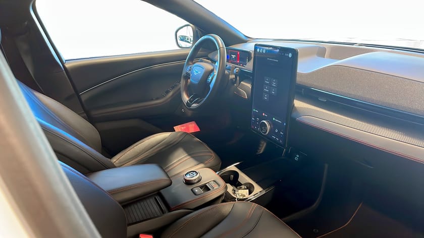 Bild 3 av Ford Mustang Mach-E Standard Range AWD 269hk Teknikpaket + | B&O | Panorama