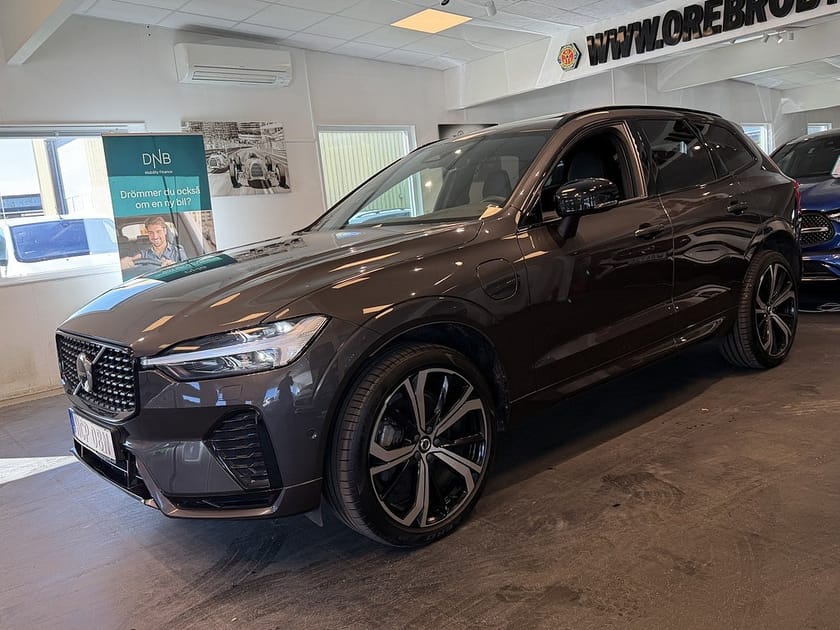 Bild 2 av Volvo XC60 T6 Plug-In Hybrid AWD Plus Dark H/K Pano 21tum Orrefors