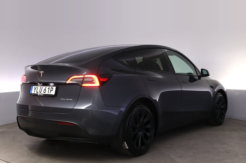 Bild 5 av Tesla Model Y Long Range AWD Autopilot Panorama