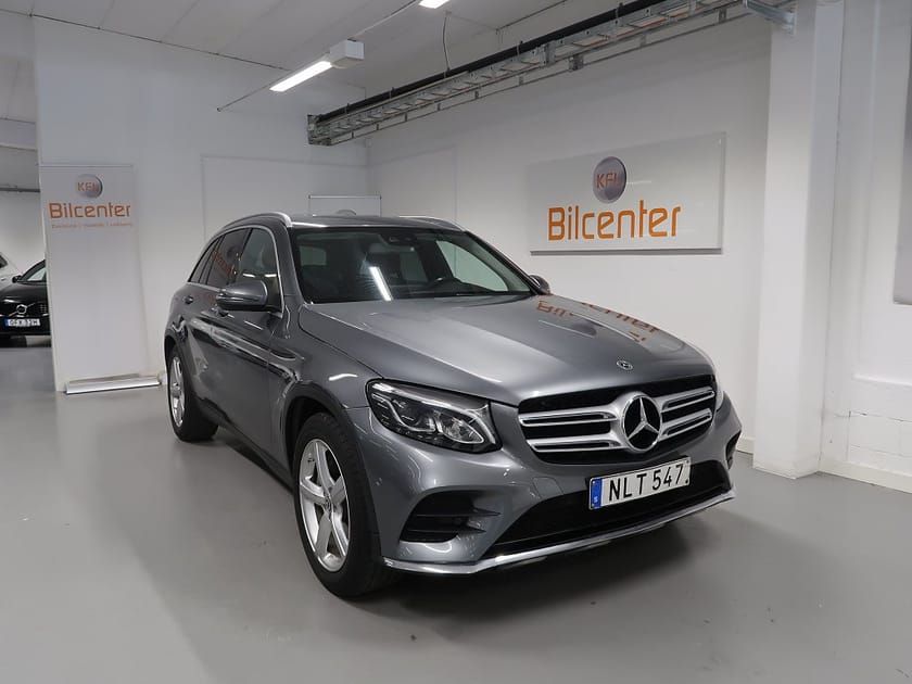 Bild 3 av Mercedes-Benz GLC 220 d 4MATIC AMG Line V-Däck ingår Drag-Kamera-Värmare-