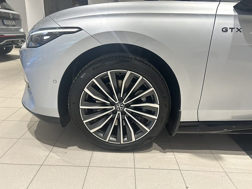 Bild 4 av Volkswagen ID.7 GTX Tourer 86 KWH BATTERI 340 HK 1 VXL LAGERBIL