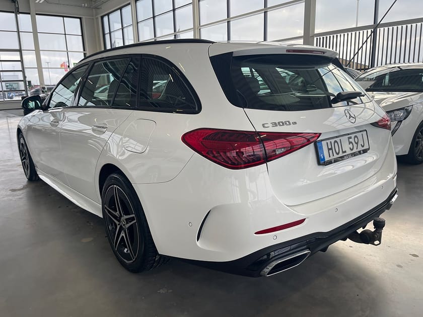 Bild 3 av Mercedes-Benz C 300 T e 300E 9G-T | AMG | Night | Premium | 360
