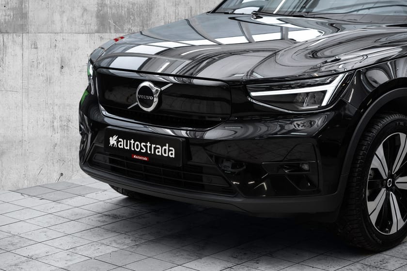 Bilde 2 av Volvo XC40 Recharge Twin motor Plus, 408 Hk, H.Feste, Metallic, Navi, Kamera, mm