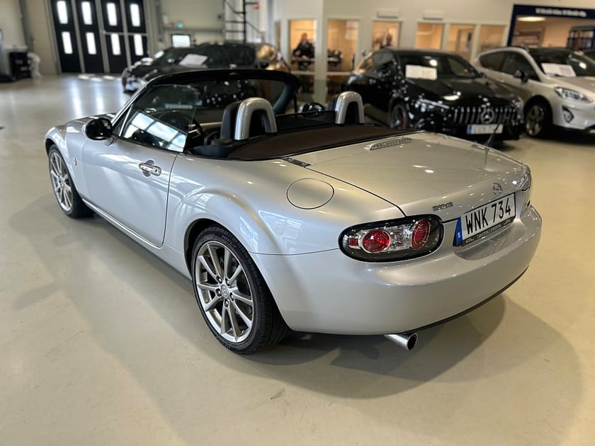 Bild 4 av Mazda MX-5 Roadster Coupe 1.8 MZR Soft-Top / Manuell 126hk