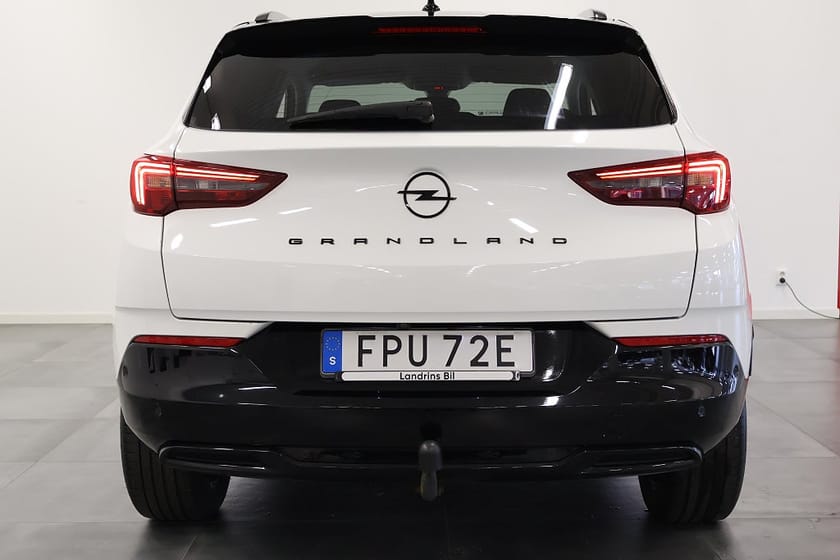 Bild 4 av Opel Grandland 1.2 Turbo 130 GS Line V-Hjul / Drag / M-Värm / Carplay