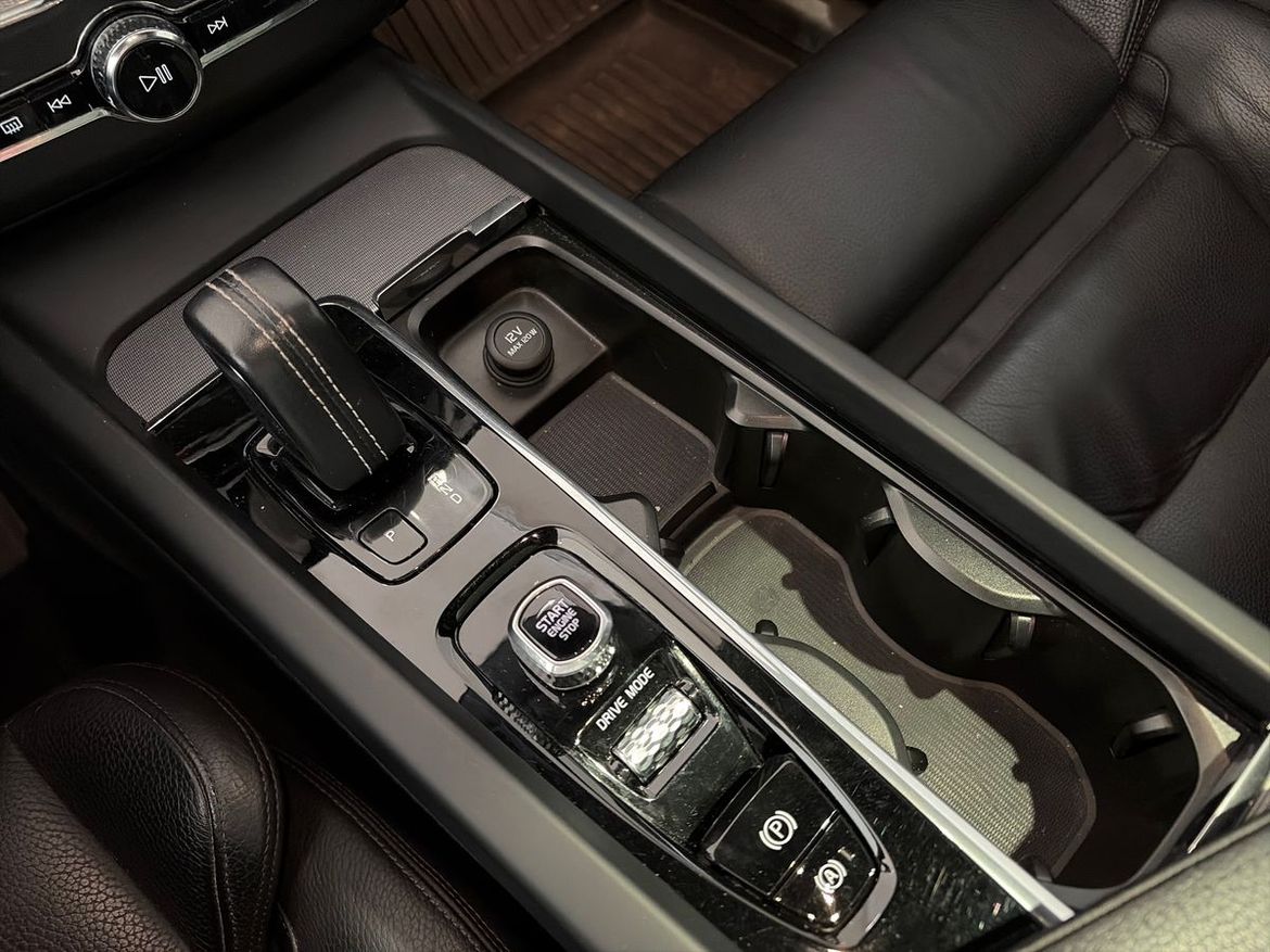 Volvo XC60 2020 - miniatyr 17