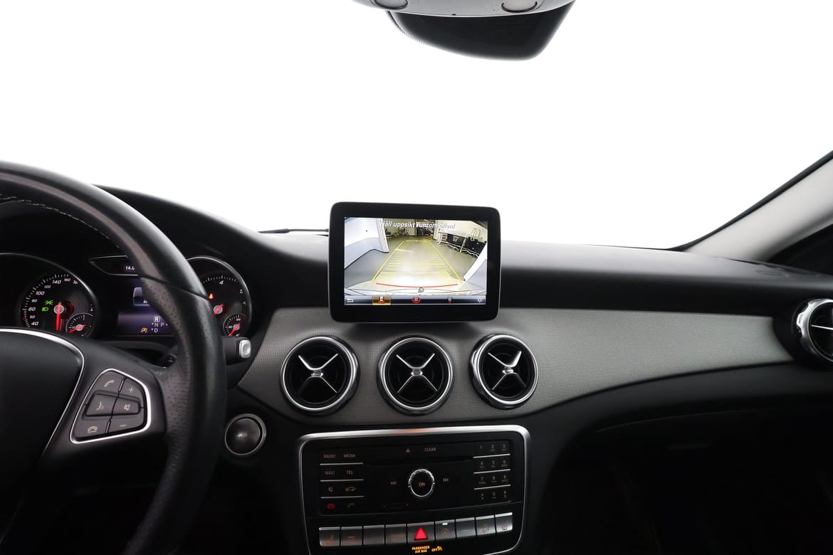 Mercedes-Benz GLA 2018 - miniatyr 15