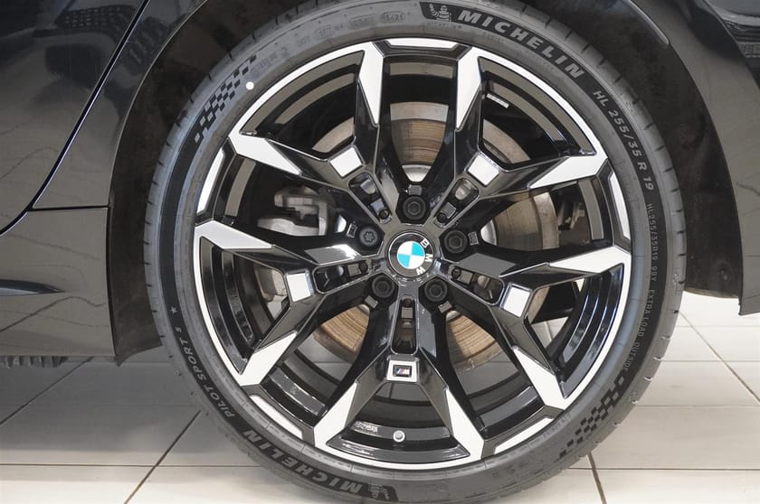 Bild 5 av BMW 330e xDrive Touring M-Sport Active Edition