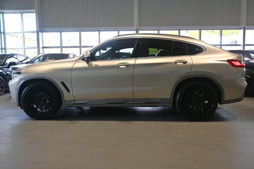 Bild 2 av BMW X4 xDrive20i 184hk M Sport X 21" Drag Läder Värmare