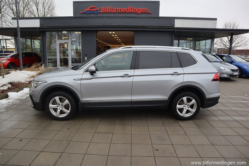 Bild 1 av Volkswagen Tiguan Allspace 7-sätes 2.0 TDI SCR 4Motion 200hk Momsbil 7 sit Elegance Navi Drag 1 Ägare