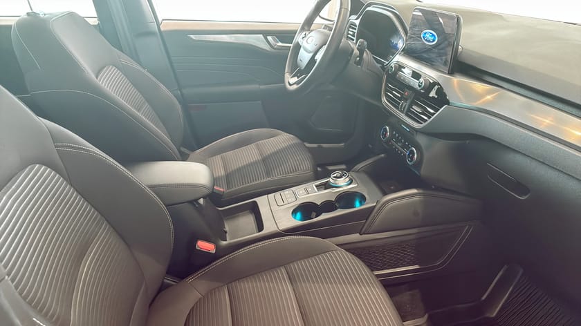 Bild 3 av Ford Kuga Plug-In Hybrid Titanium 225HK