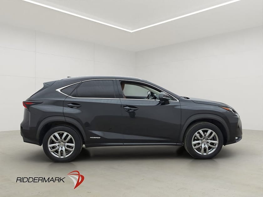 Bild 5 av Lexus NX 300h AWD Executive Navi El-bagage Keyless Läder