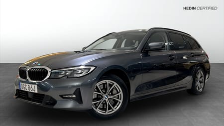 BMW 330e xDrive Touring Sport line Drag Carplay Navi P-Sensorer 3,95% Räntekampanj