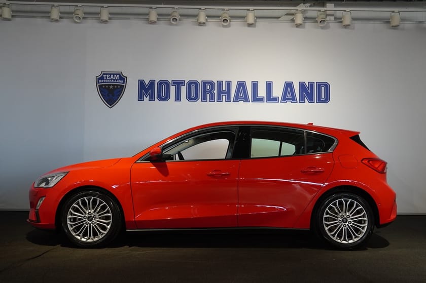 Bild 1 av Ford Focus 1.5 150 HK Titanium - Kamera / Drag / CarPlay