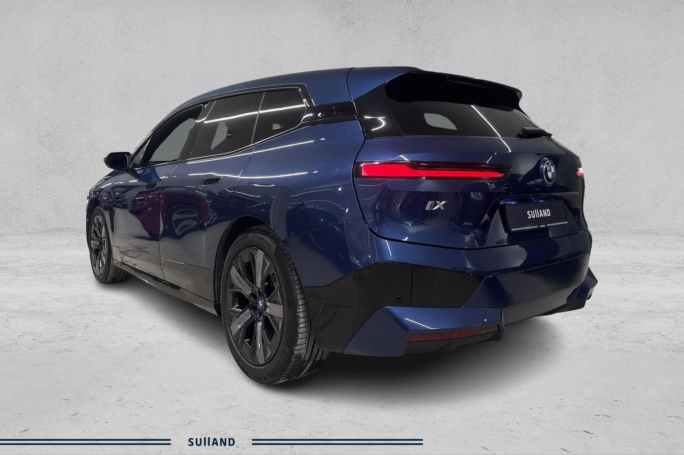 Thumnail bilde 2 av BMW iX xDrive50