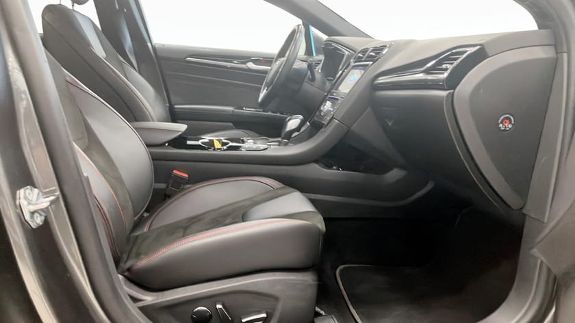 Bild 3 av Ford Mondeo Kombi Hybrid E-CVT, 187hk Kampanjränta 3,95% |NAVI|CARPLAY|