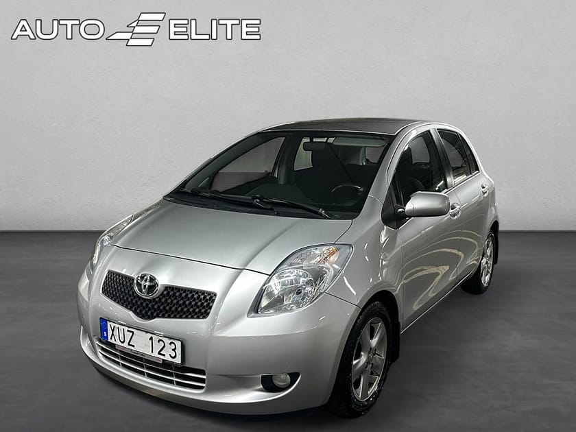 Bild 1 av Toyota Yaris 1.3 VVT-i|SoV-DÄCK|2-BRUKARE|SERVAD|BESIKTAD