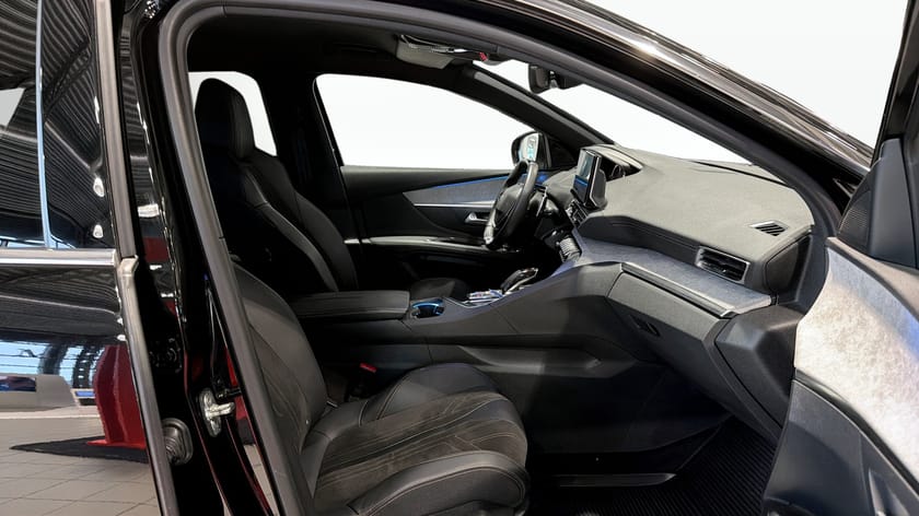 Bild 3 av Peugeot 3008 GT 1.2 PureTech 130 AUT / CARPLAY
