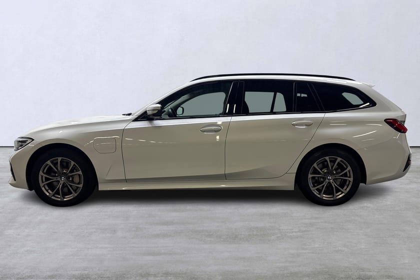 Bild 2 av BMW 330e xDrive Touring 
