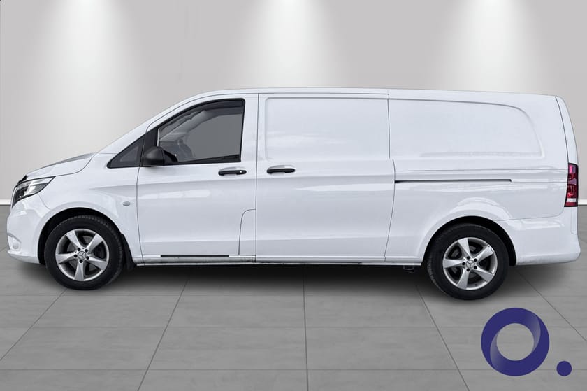 Bilde 3 av Mercedes-Benz Vito 119 CDI 4x4 3.2t 4MATIC A3 || Distronic || Webasto || LED