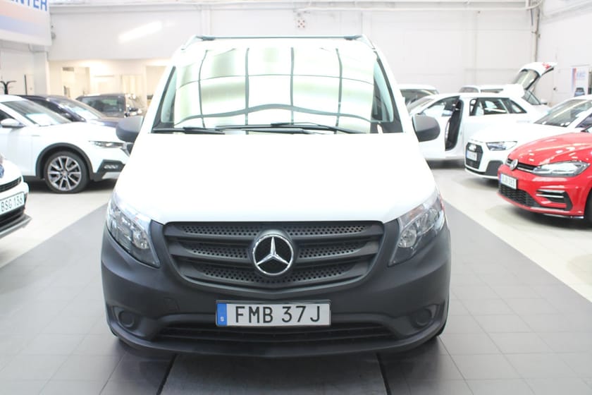 Bild 2 av Mercedes-Benz Vito 110 CDI 2.8t Euro 6 Navi/Skinn/Drag/Moms