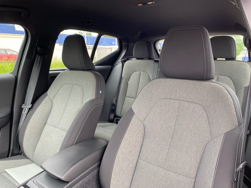 Bild 3 av Volvo XC40 B4 FWD Bensin Plus Dark