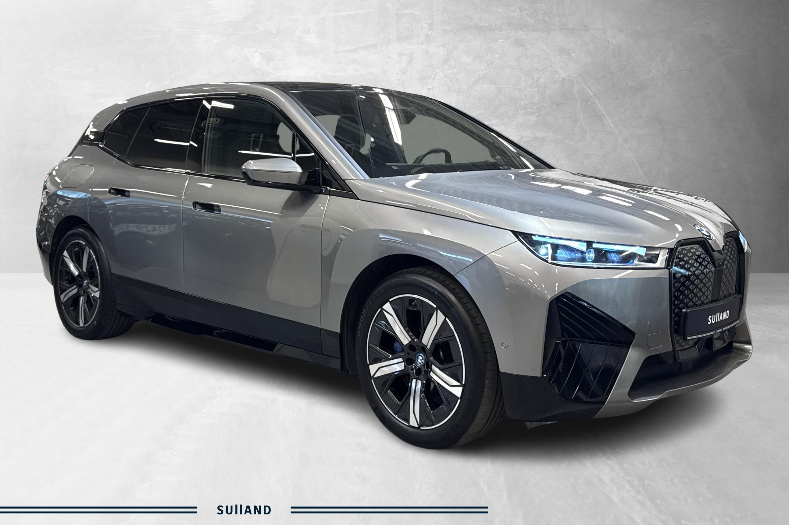 Thumnail bilde 1 av BMW iX xDrive50