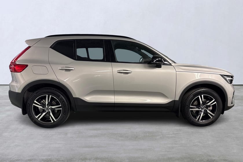 Bild 3 av Volvo XC40 B3 FWD Bensin Plus Dark