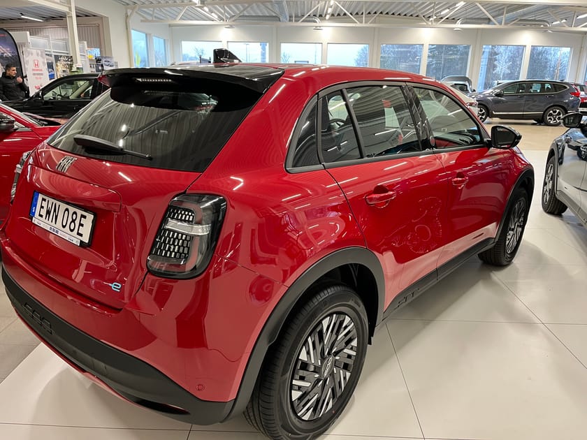Bild 1 av Fiat 600e Red Edition 0% ränta o Vinterdäck på köpet