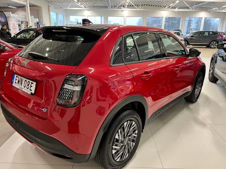 Fiat 600e Red Edition 0% ränta o Vinterdäck på köpet