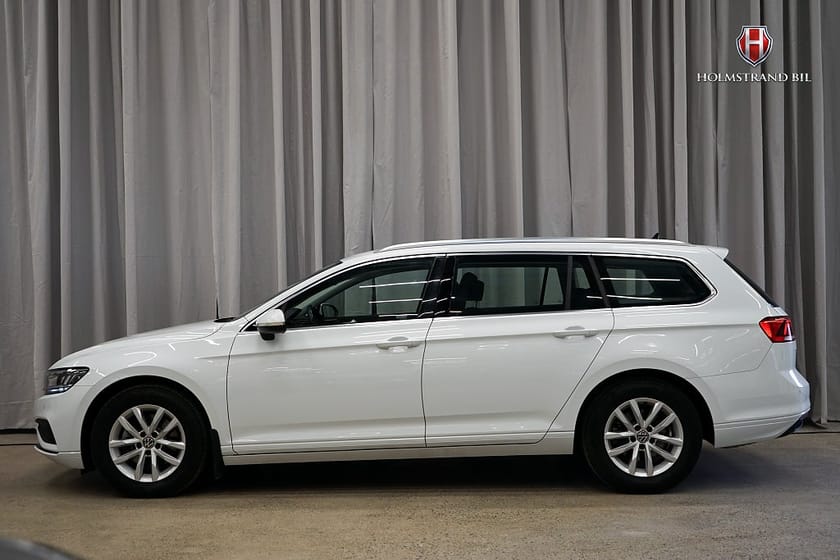 Bild 1 av Volkswagen Passat Sportscombi 1.5 TSI Cockpit Fjärr-värme Drag Kamera GPS