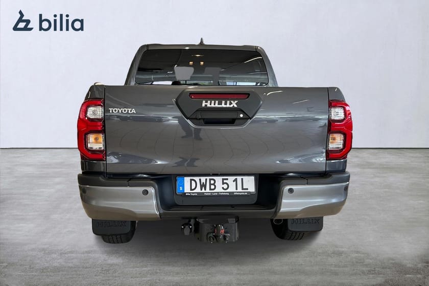 Bild 5 av Toyota Hilux Dubbelhytt Invincible D-Cab 2.8 MHEV 4WD Drag Diff Moms
