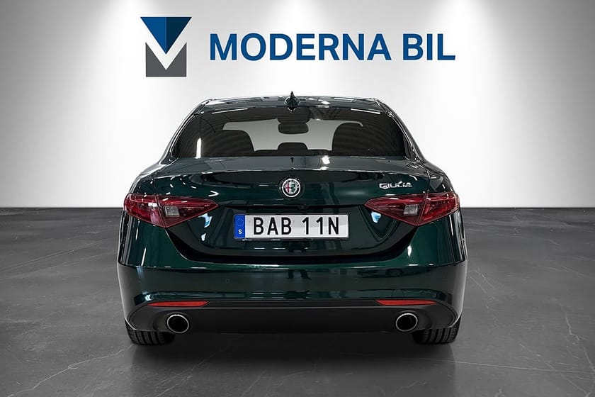Bild 5 av Alfa Romeo Giulia 2.0 Turbo 200hk Super 16V Harman/Kardon Adaptiv CarPlay